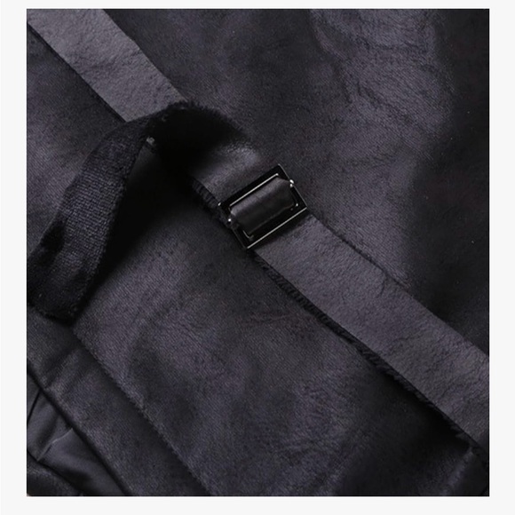 Black Button-Up Men’s Vest - Picture 4 of 5